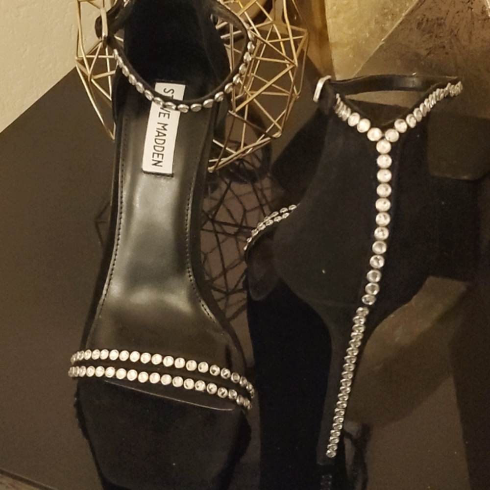 Steve Madden Collette Black Sued Sandal size 9